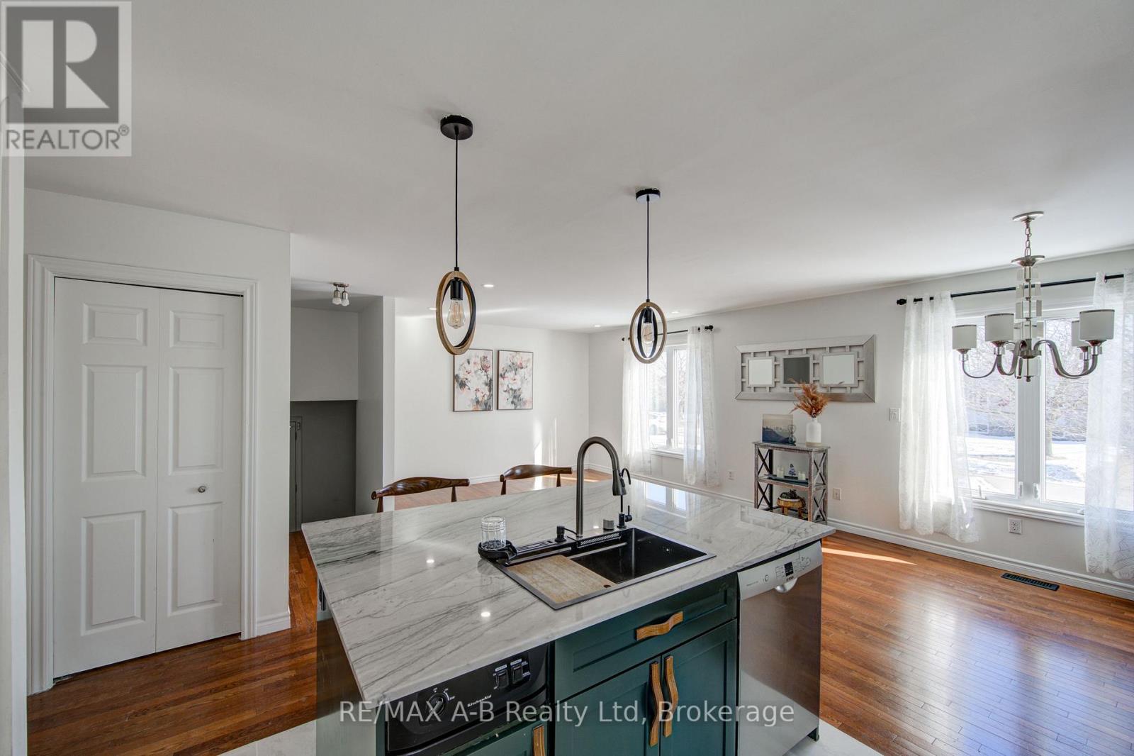 29 Dunsford Crescent, St. Marys, Ontario  N4X 1A5 - Photo 12 - X12840536