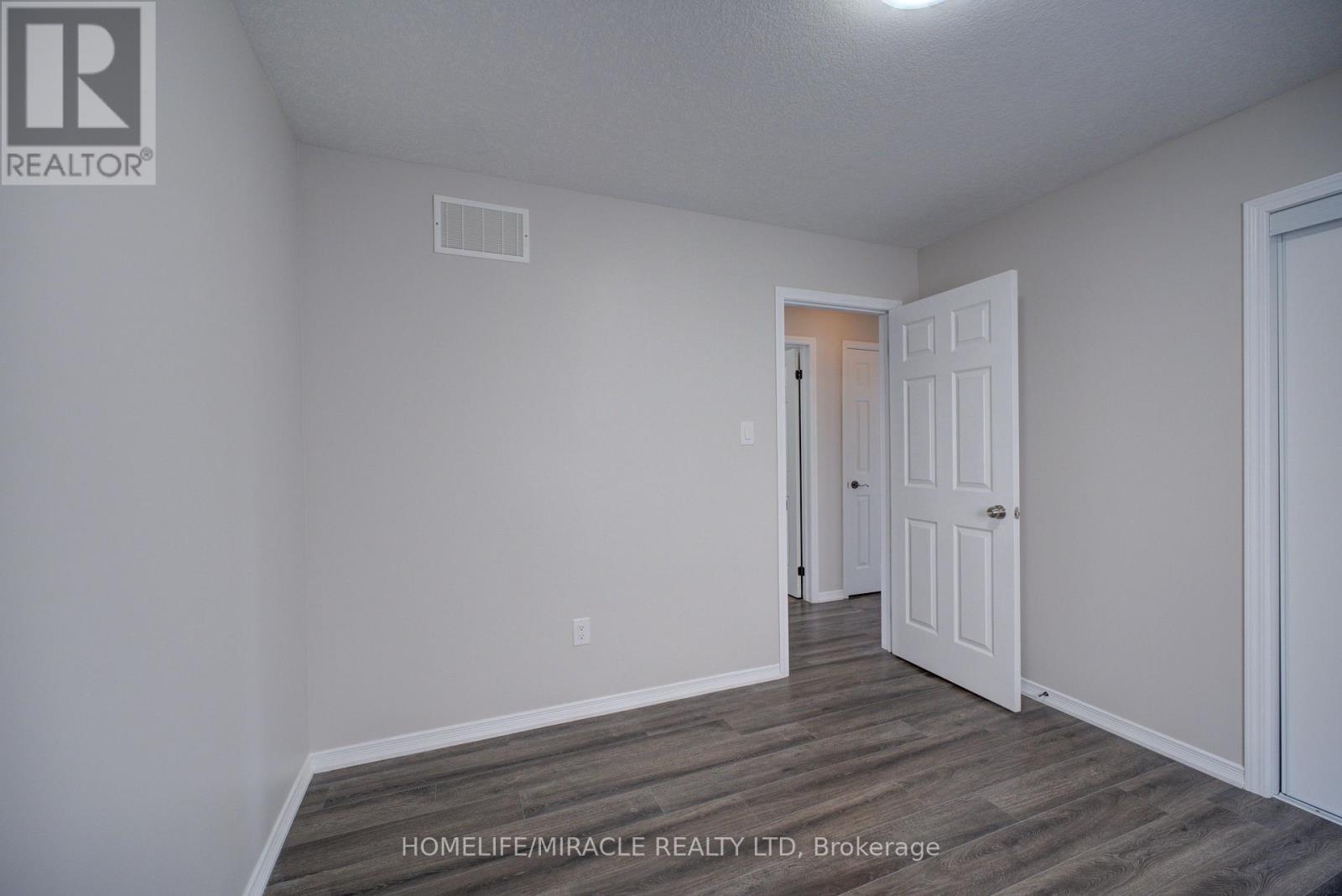 91 Warner Lane, Brantford, Ontario  N3T 0J4 - Photo 38 - X12842044