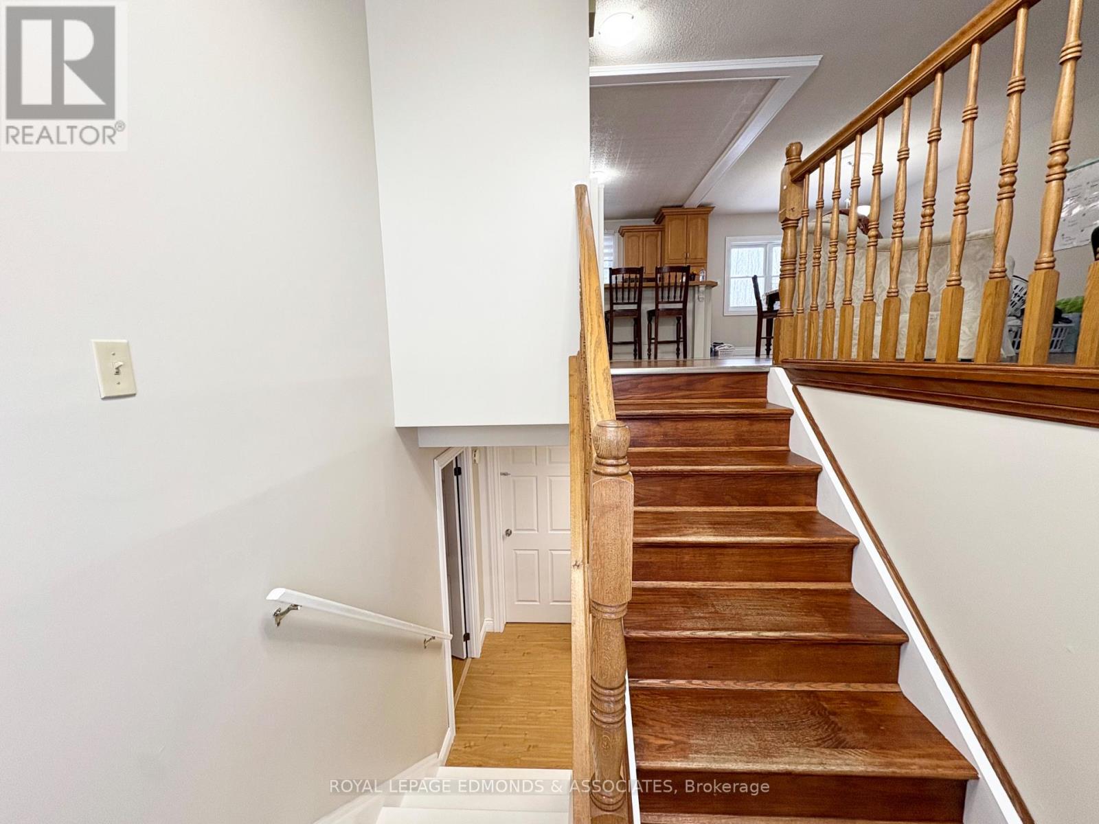 418 Forest Park Road, Laurentian Valley, Ontario  K8A 6W2 - Photo 10 - X12538776