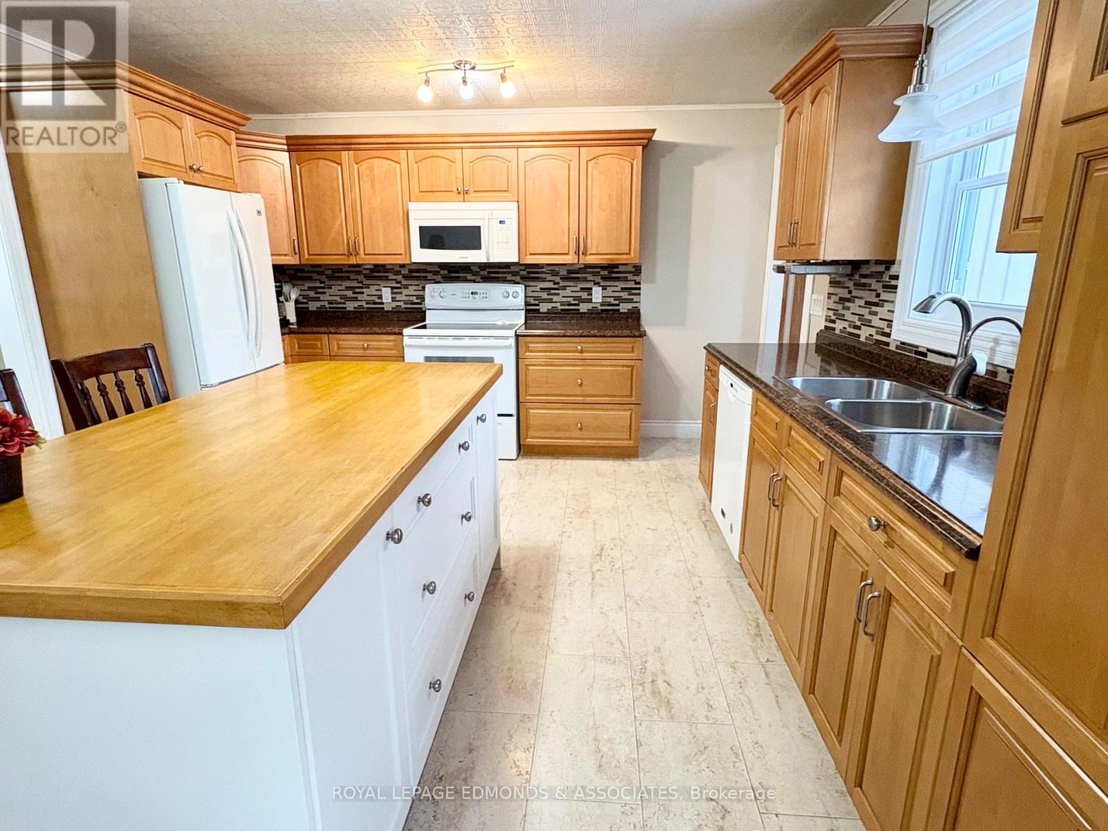 418 Forest Park Road, Laurentian Valley, Ontario  K8A 6W2 - Photo 13 - X12538776