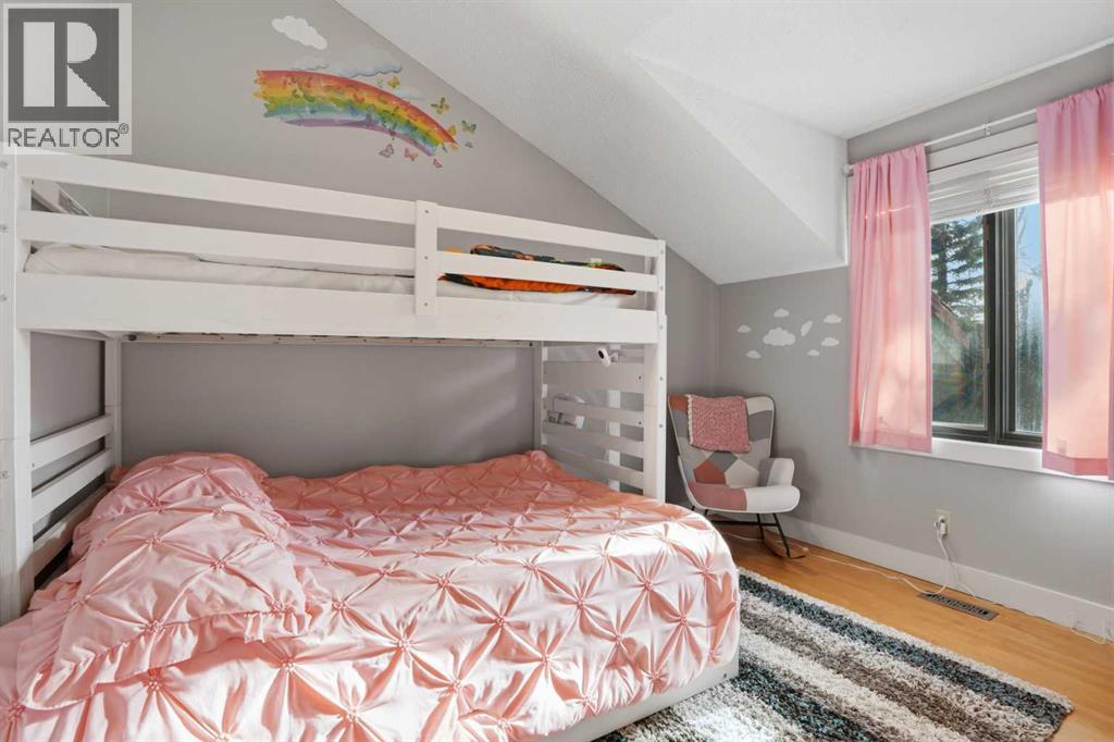 311 Coach Light Bay Sw, Calgary, Alberta  T3H 1X3 - Photo 34 - A2286955