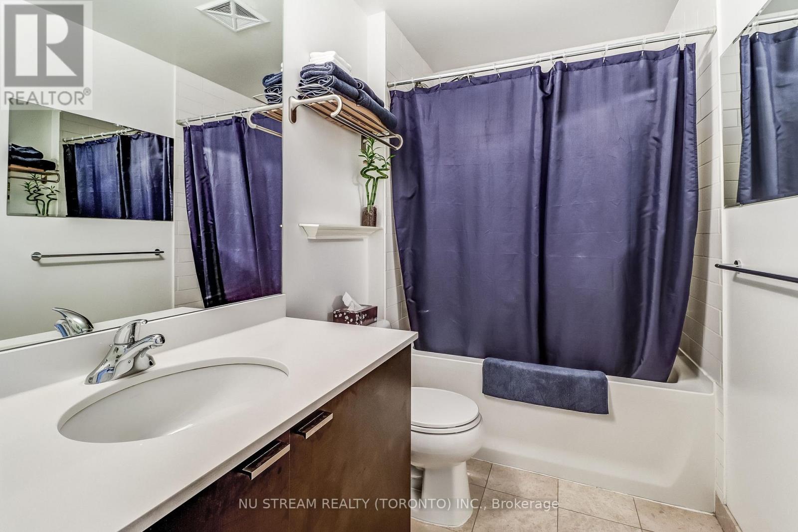 1206 - 35 Hayden Street, Toronto, Ontario  M4Y 3C3 - Photo 6 - C12846802