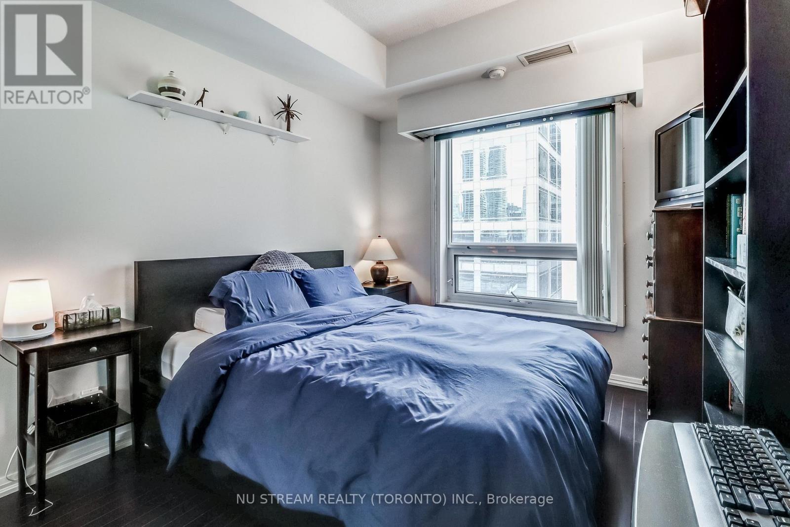 1206 - 35 Hayden Street, Toronto, Ontario  M4Y 3C3 - Photo 7 - C12846802