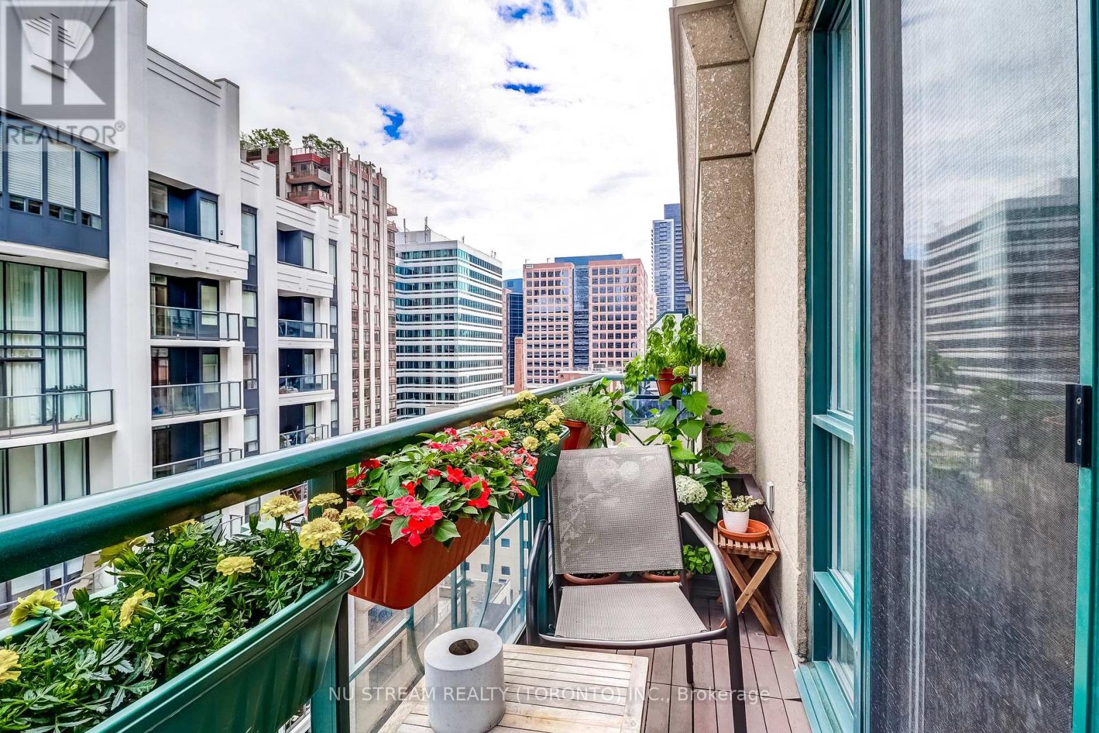 1206 - 35 Hayden Street, Toronto, Ontario  M4Y 3C3 - Photo 9 - C12846802