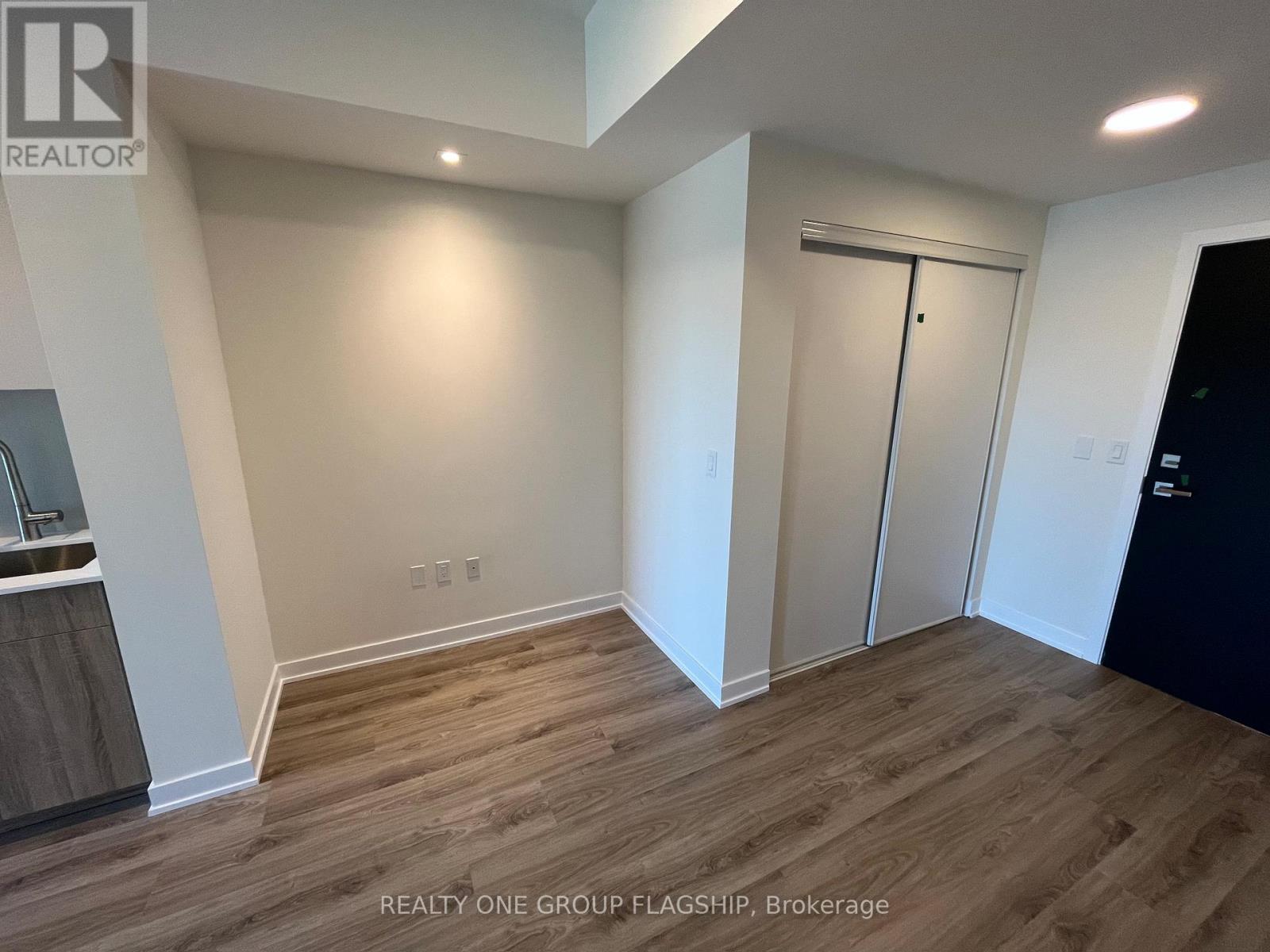 601 - 840 St Clair Avenue W, Toronto, Ontario  M6C 0A4 - Photo 11 - C12846806