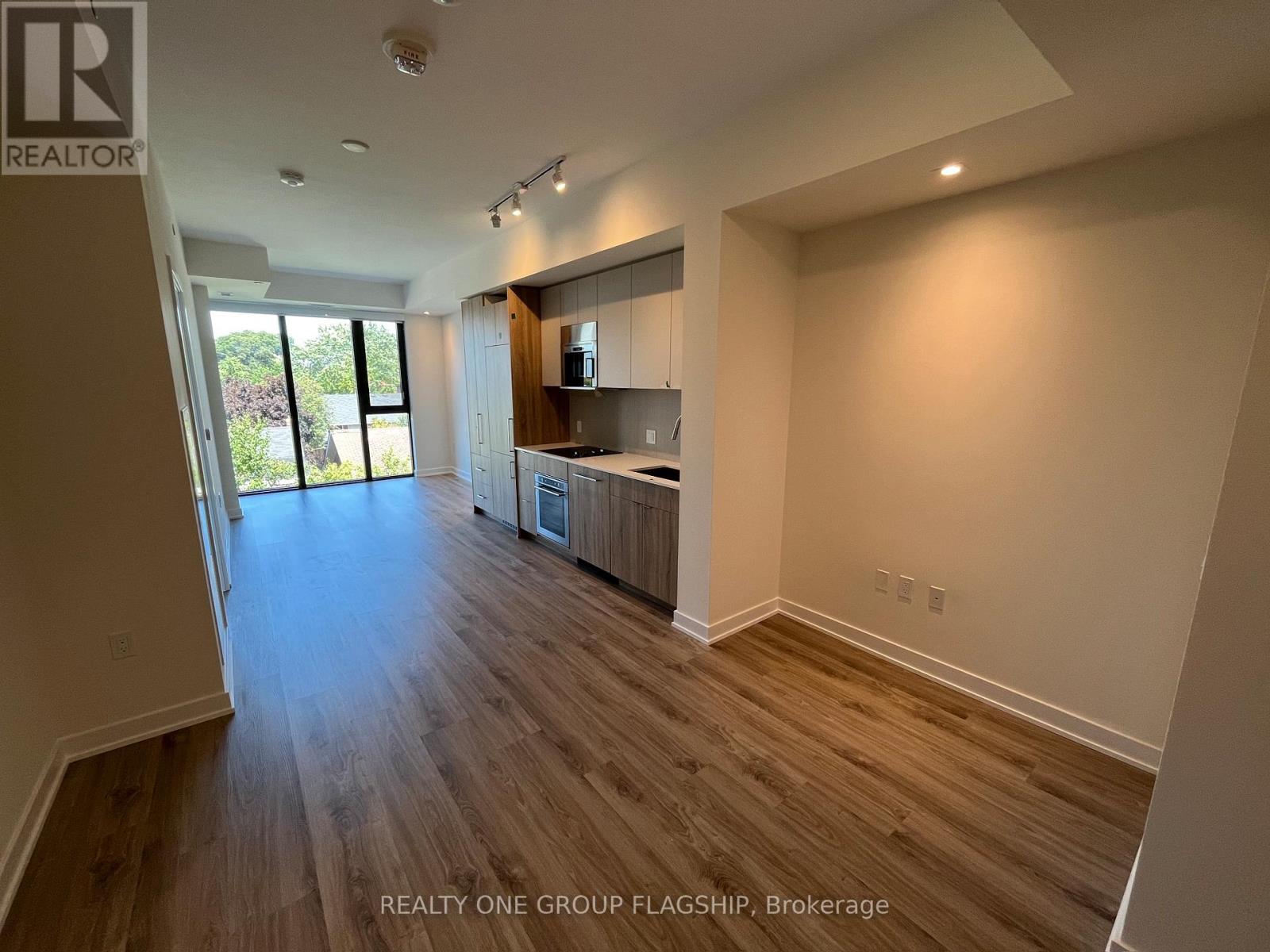 601 - 840 St Clair Avenue W, Toronto, Ontario  M6C 0A4 - Photo 5 - C12846806