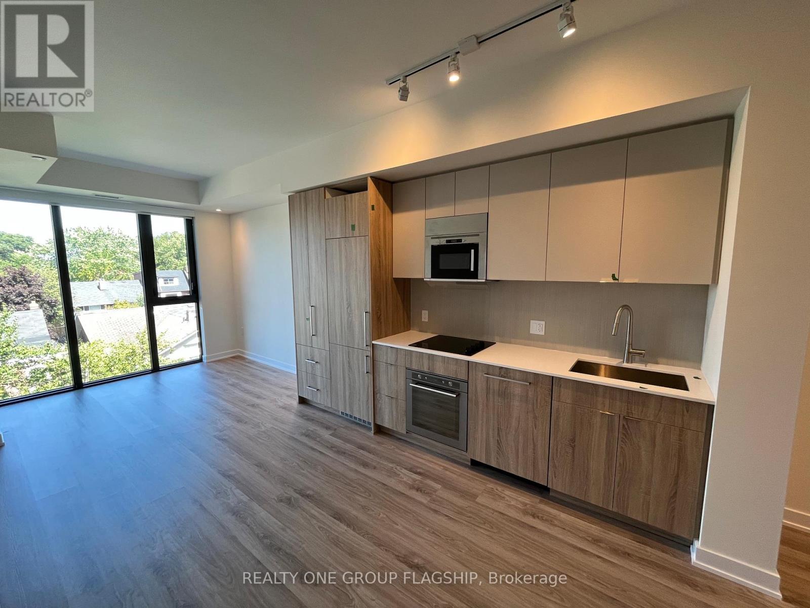 601 - 840 St Clair Avenue W, Toronto, Ontario  M6C 0A4 - Photo 6 - C12846806