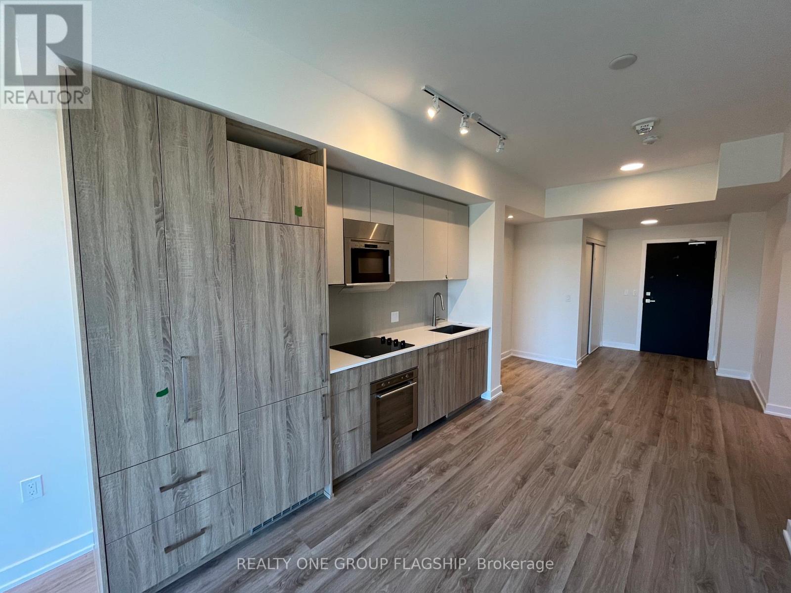 601 - 840 St Clair Avenue W, Toronto, Ontario  M6C 0A4 - Photo 8 - C12846806