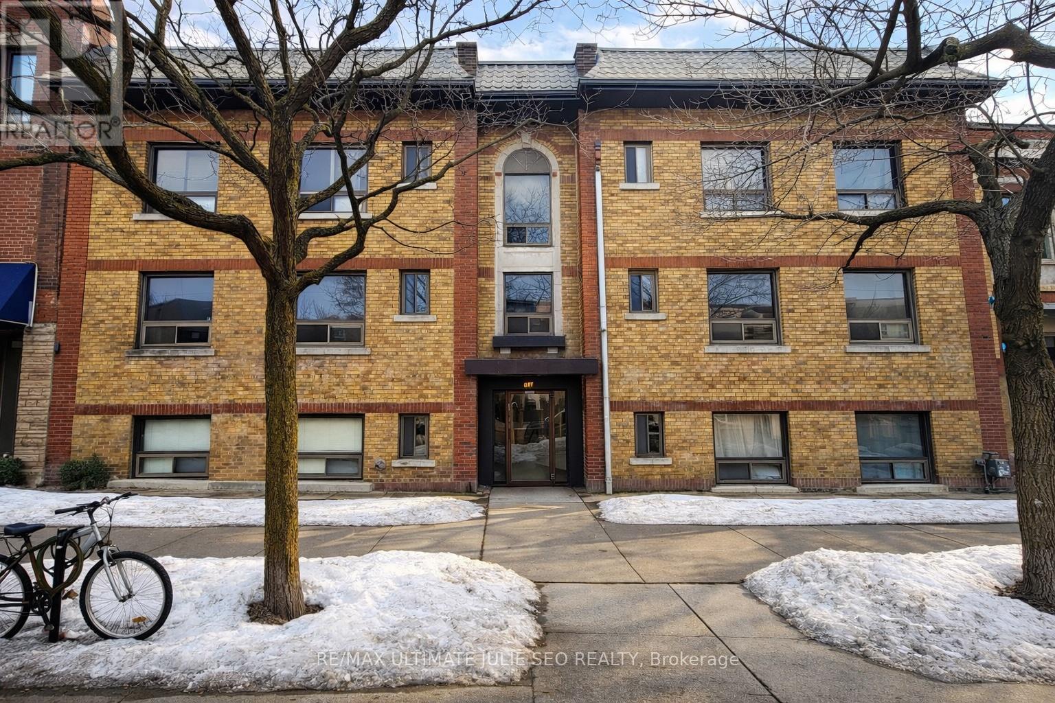 677 COLLEGE STREET, Toronto, Ontario