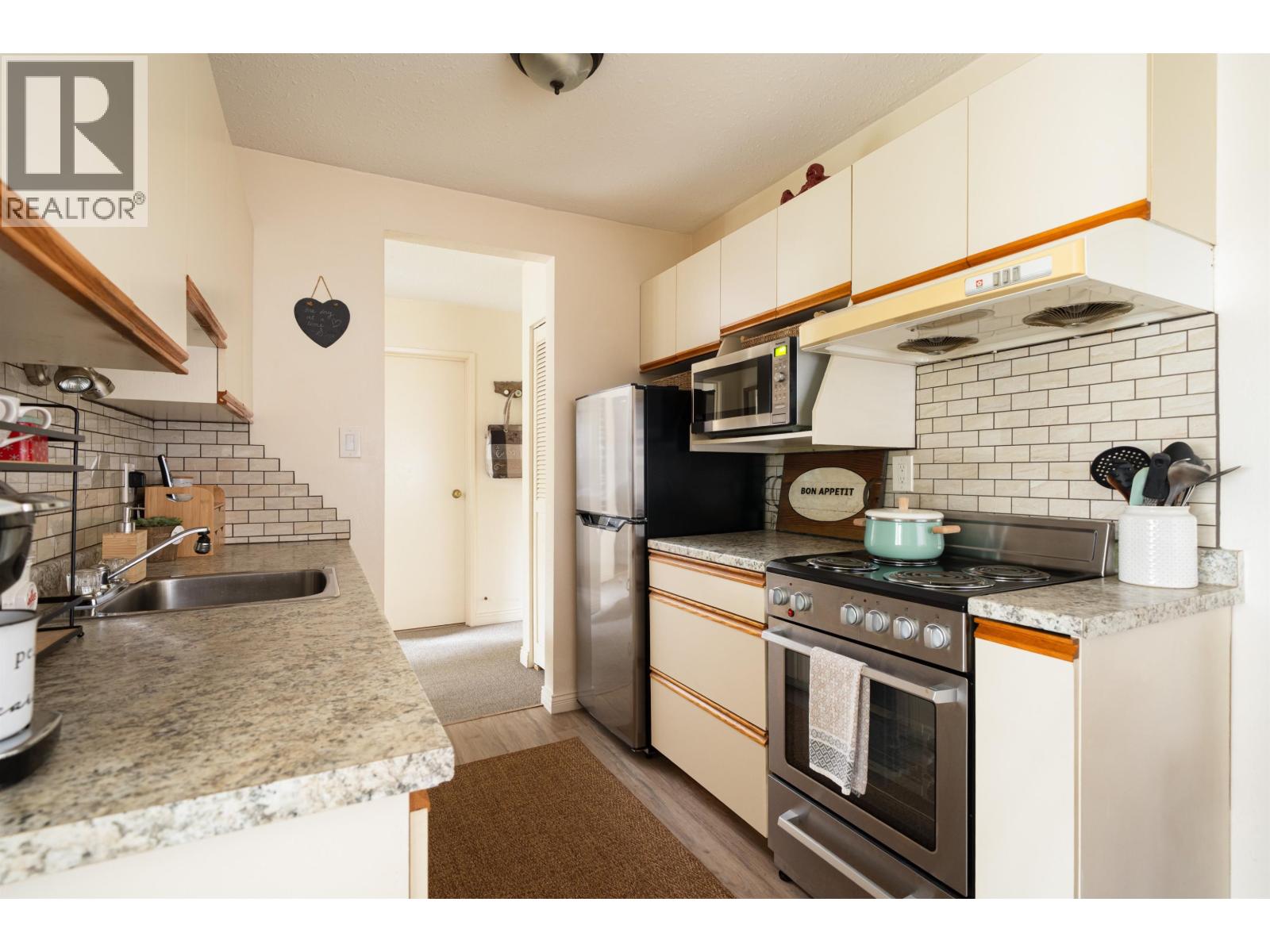 301 1000 King Albert Avenue, Coquitlam, British Columbia  V3J 7A3 - Photo 15 - R3093579