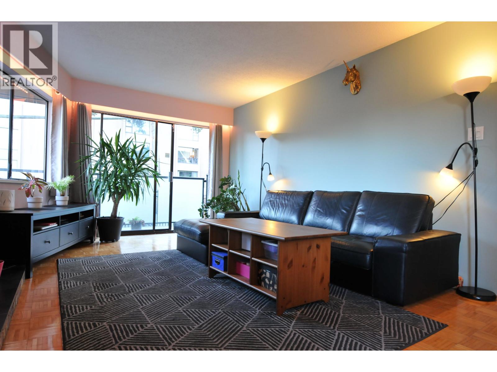 209 930 E 7th Avenue, Vancouver, British Columbia  V5T 1P6 - Photo 1 - R3081025