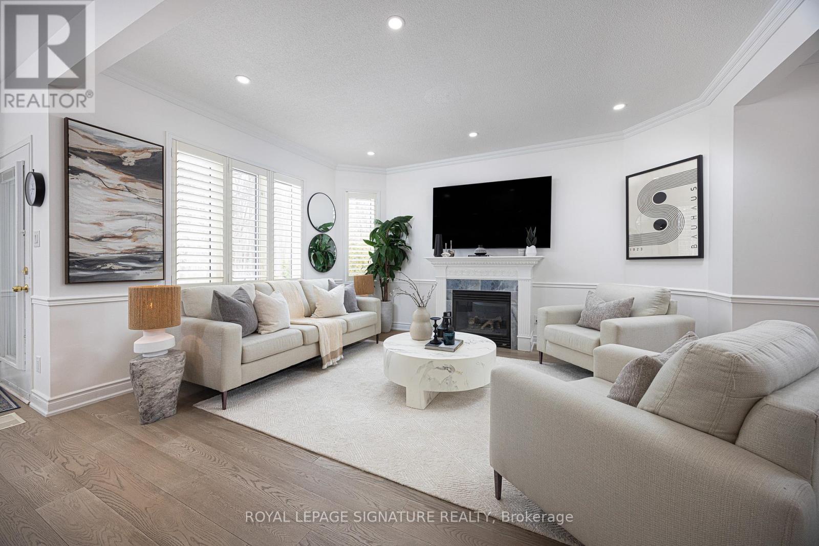 328 Maple View Court, Pickering, Ontario  L1X 2X3 - Photo 8 - E12846792