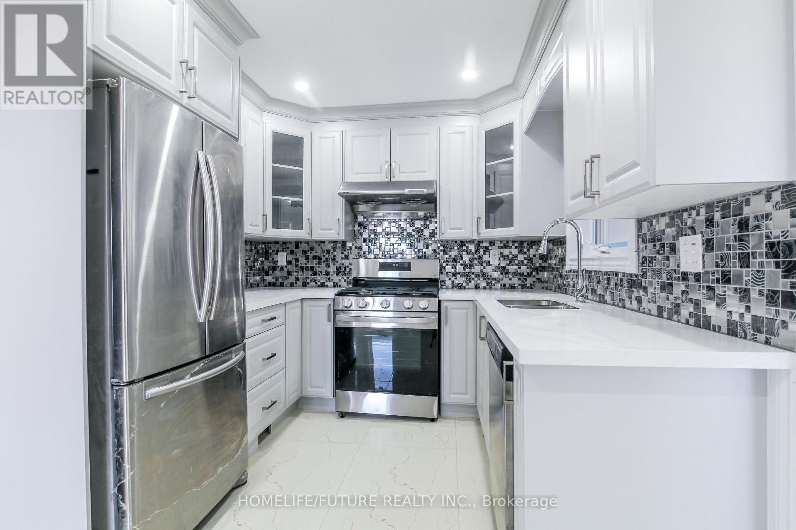 Main - 90 Mountland Drive, Toronto, Ontario  M1G 2P1 - Photo 7 - E12846794