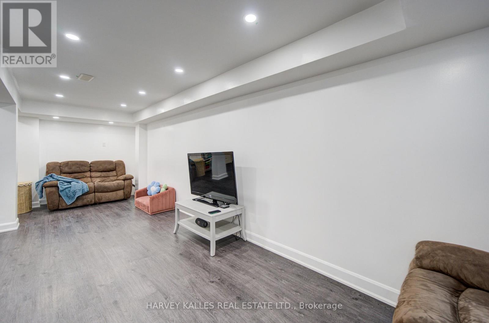 223 Orr Drive, Bradford West Gwillimbury, Ontario  L3Z 0S3 - Photo 38 - N12846784