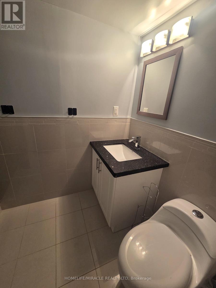 7 Wainwright Avenue, Richmond Hill, Ontario  L4C 5R4 - Photo 11 - N12846786