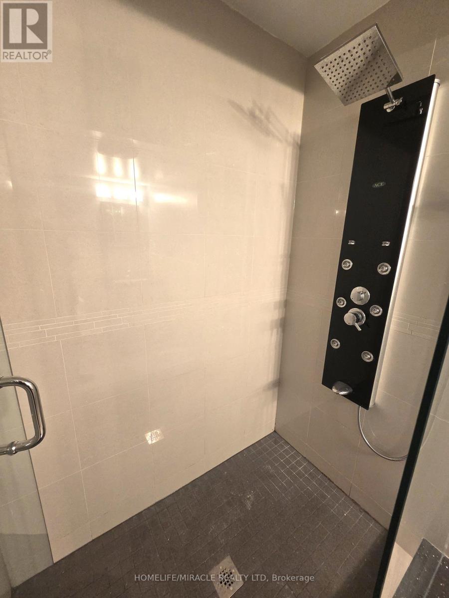 7 Wainwright Avenue, Richmond Hill, Ontario  L4C 5R4 - Photo 12 - N12846786