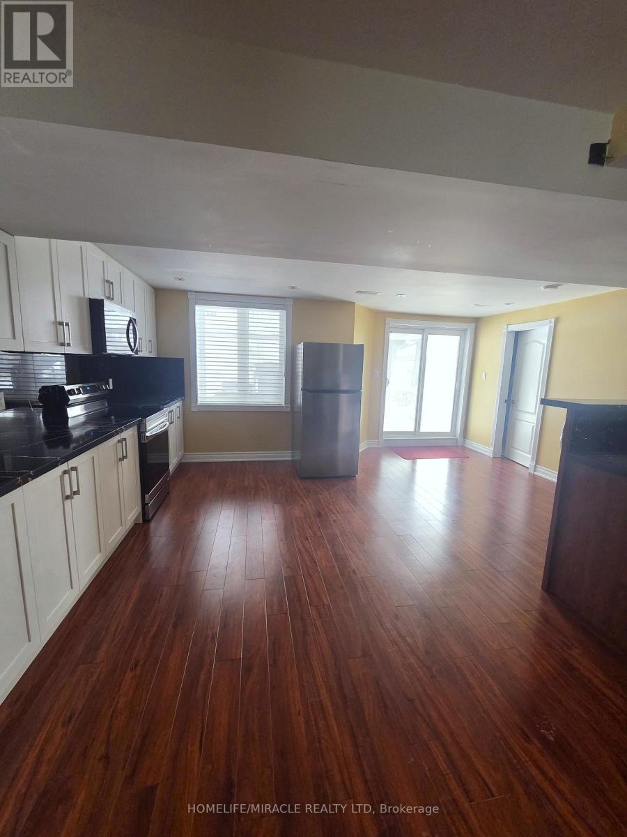 7 Wainwright Avenue, Richmond Hill, Ontario  L4C 5R4 - Photo 2 - N12846786