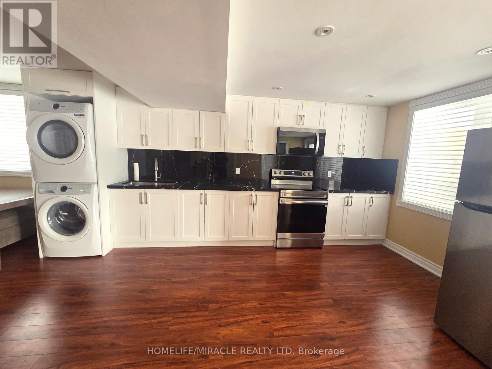 7 Wainwright Avenue, Richmond Hill, Ontario  L4C 5R4 - Photo 3 - N12846786