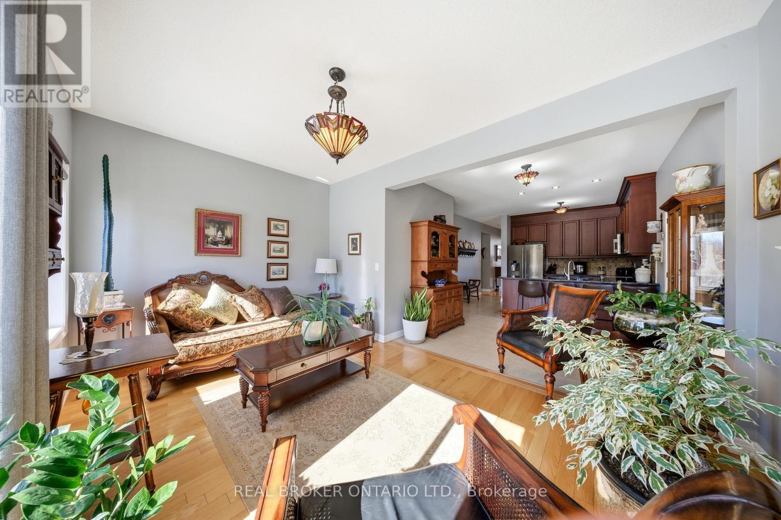 171 Gold Park Gate, Essa, Ontario  L3W 0B4 - Photo 13 - N12846862