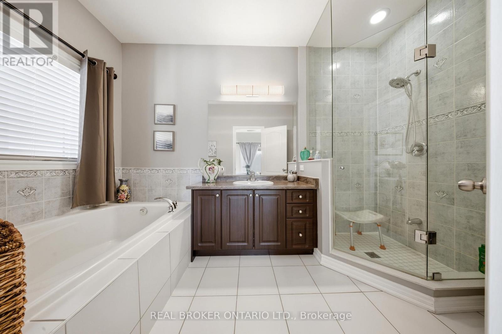 171 Gold Park Gate, Essa, Ontario  L3W 0B4 - Photo 20 - N12846862