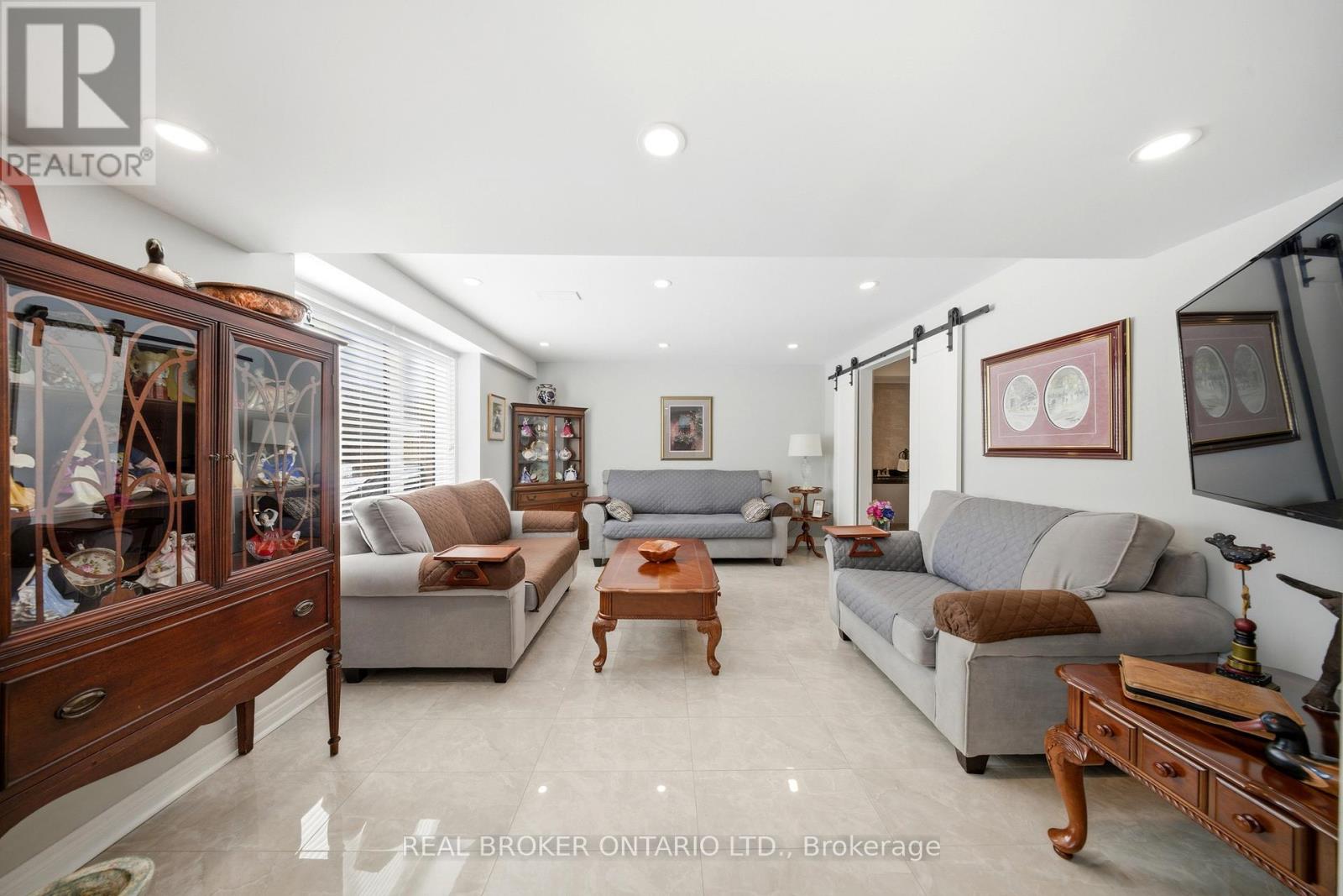 171 Gold Park Gate, Essa, Ontario  L3W 0B4 - Photo 36 - N12846862