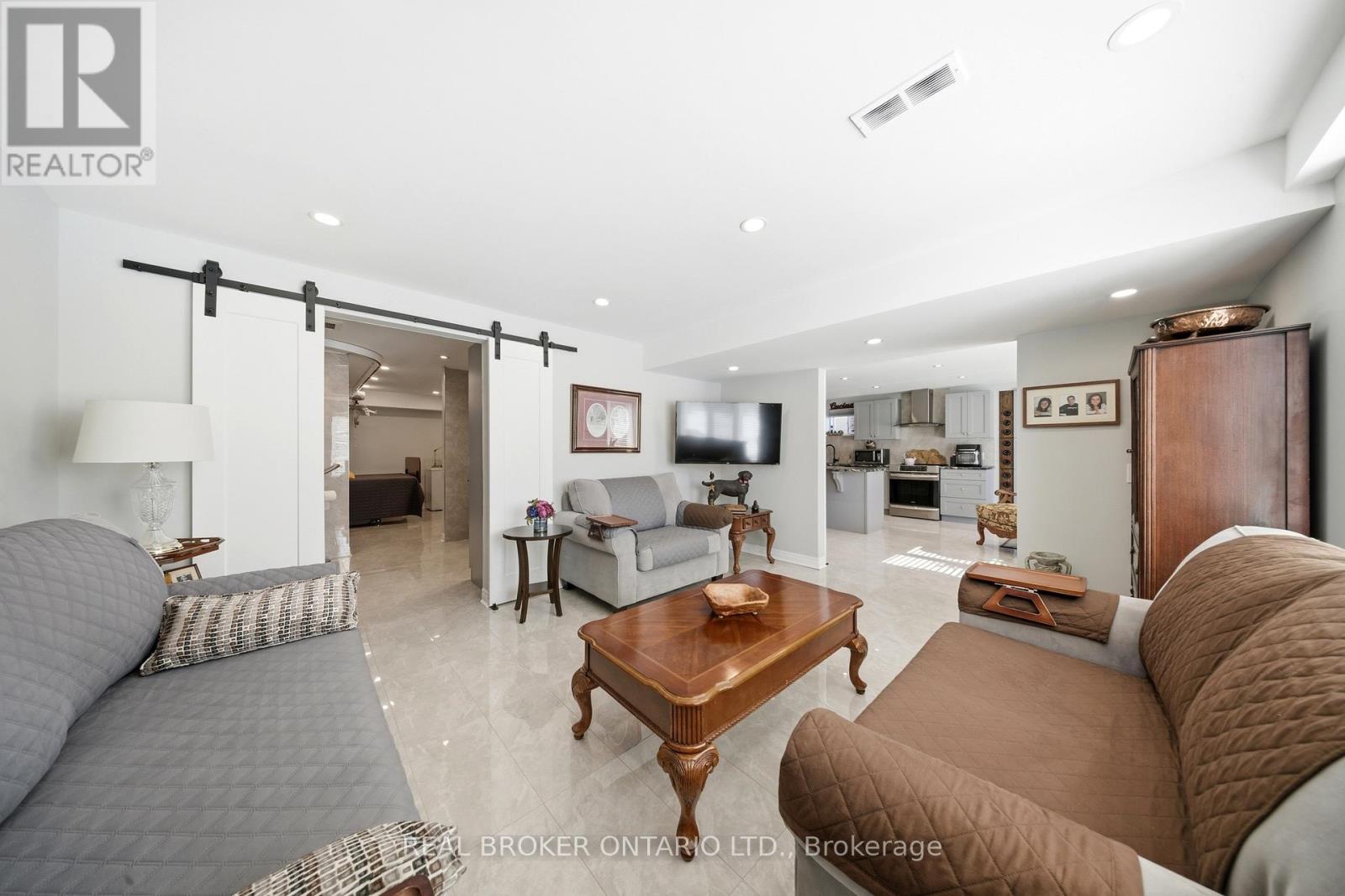 171 Gold Park Gate, Essa, Ontario  L3W 0B4 - Photo 37 - N12846862