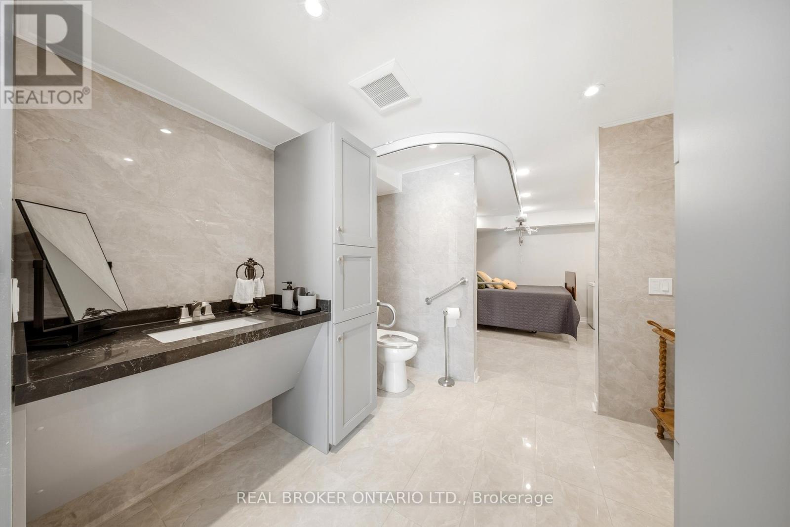 171 Gold Park Gate, Essa, Ontario  L3W 0B4 - Photo 40 - N12846862