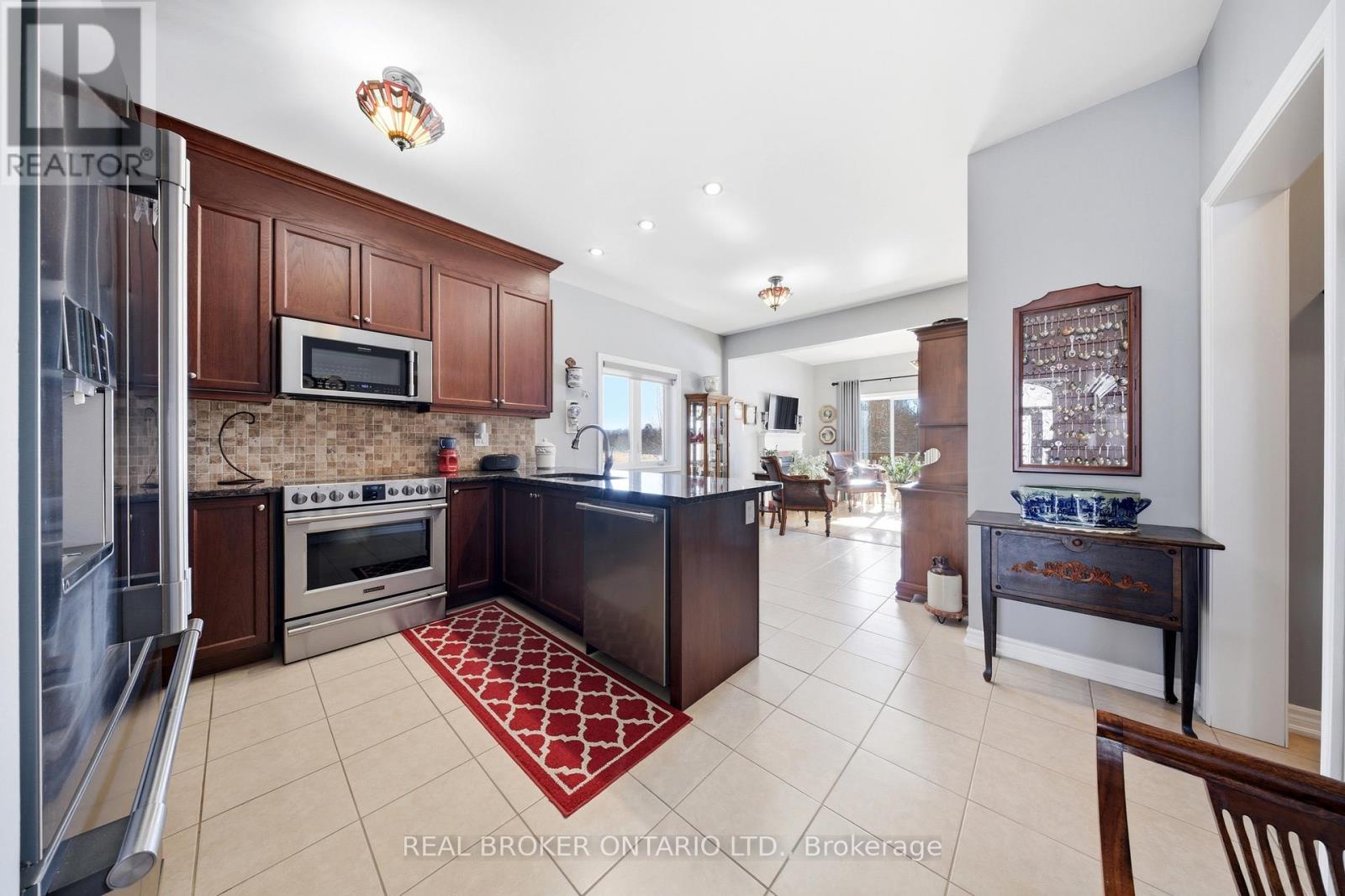 171 Gold Park Gate, Essa, Ontario  L3W 0B4 - Photo 9 - N12846862