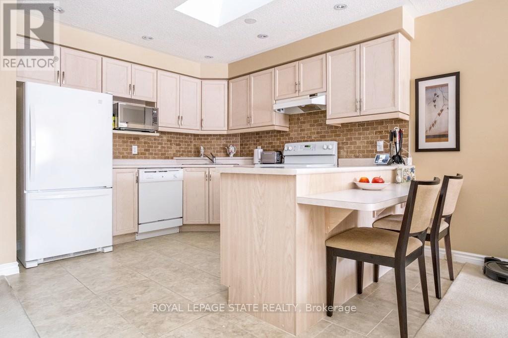 28 - 20 Meadowlands Boulevard, Hamilton, Ontario  L9K 1J5 - Photo 10 - X12743636