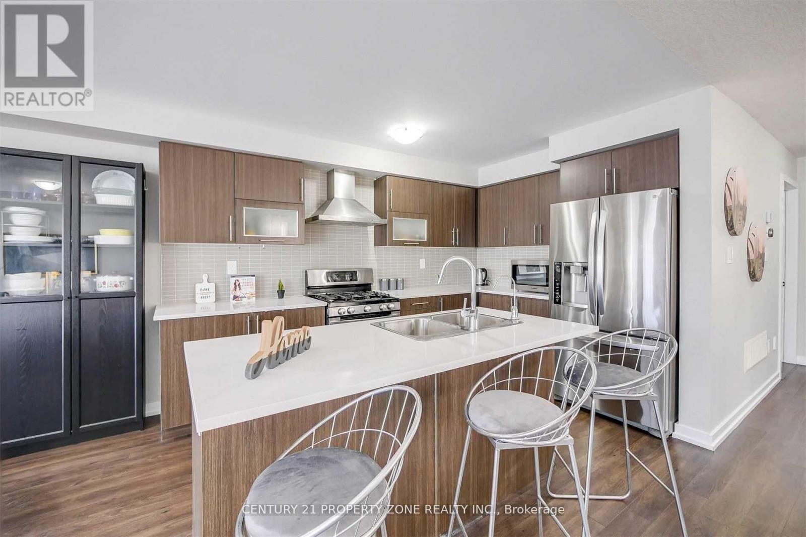 152 Golden Springs Drive, Brampton, Ontario  L7A 4N9 - Photo 11 - W12846790