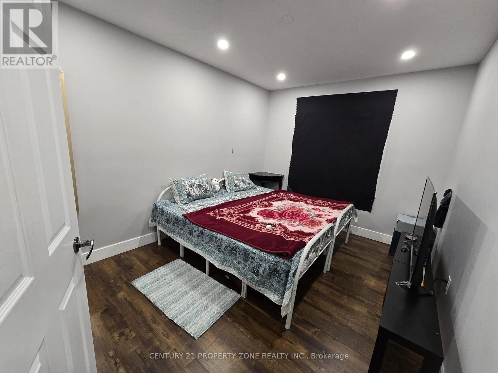 152 Golden Springs Drive, Brampton, Ontario  L7A 4N9 - Photo 25 - W12846790