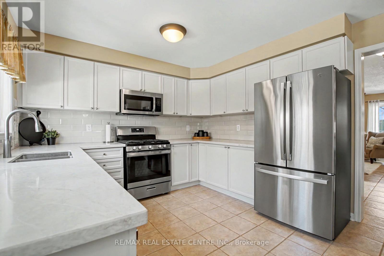 971 Lancaster Boulevard, Milton, Ontario  L9T 6A2 - Photo 11 - W12846798