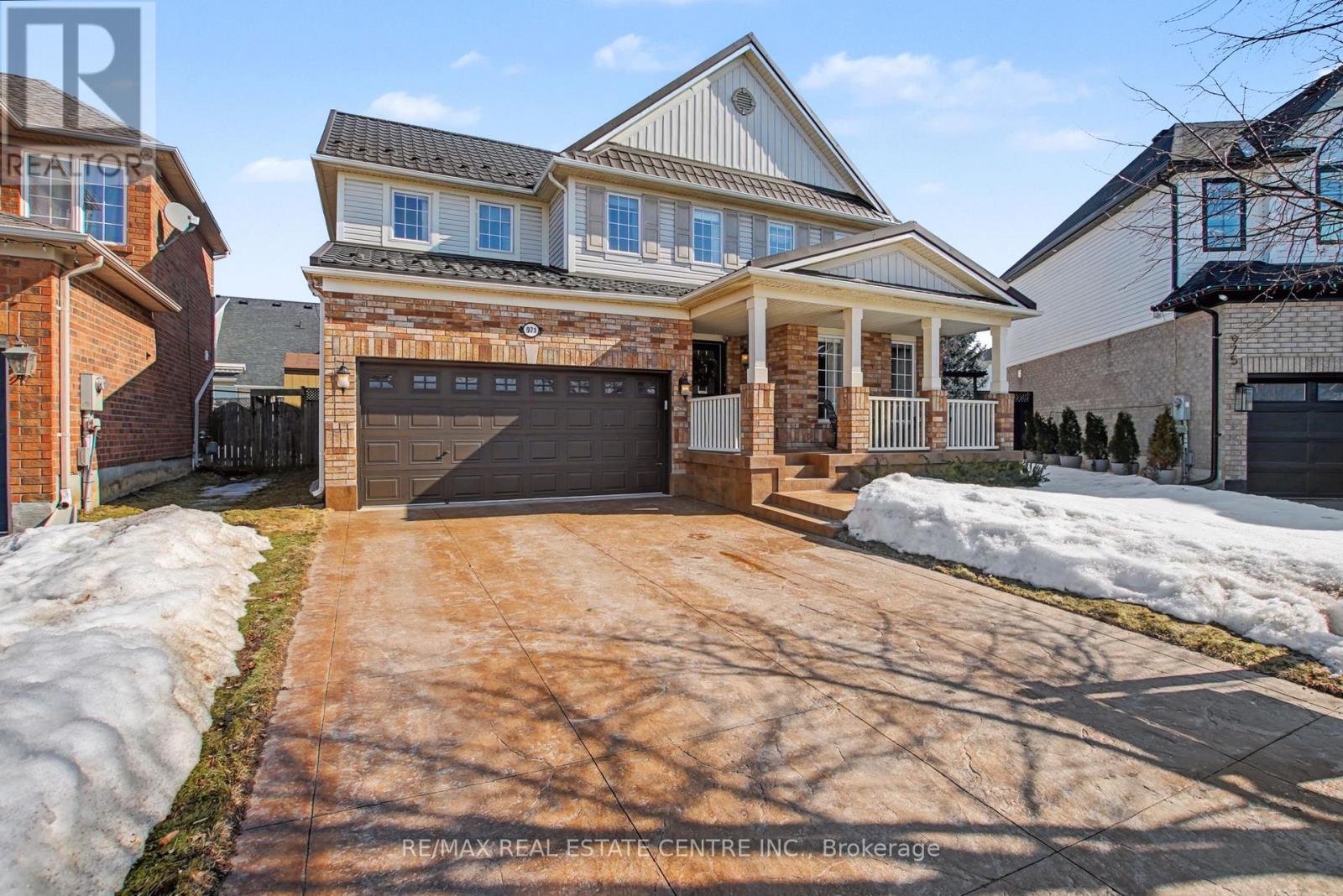 971 Lancaster Boulevard, Milton, Ontario  L9T 6A2 - Photo 2 - W12846798