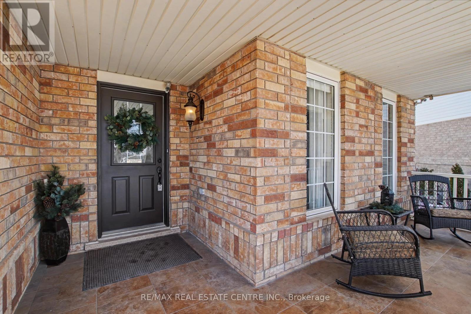 971 Lancaster Boulevard, Milton, Ontario  L9T 6A2 - Photo 5 - W12846798