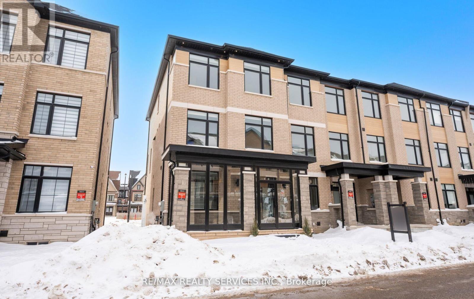 32 Bonnington Drive, Brampton, Ontario  L7A 5M1 - Photo 4 - W12846800