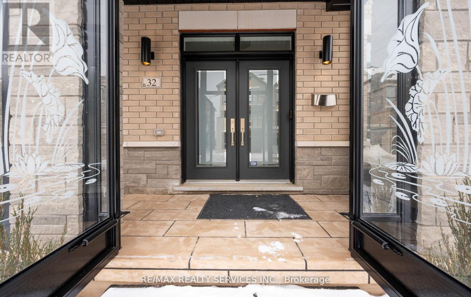 32 Bonnington Drive, Brampton, Ontario  L7A 5M1 - Photo 6 - W12846800