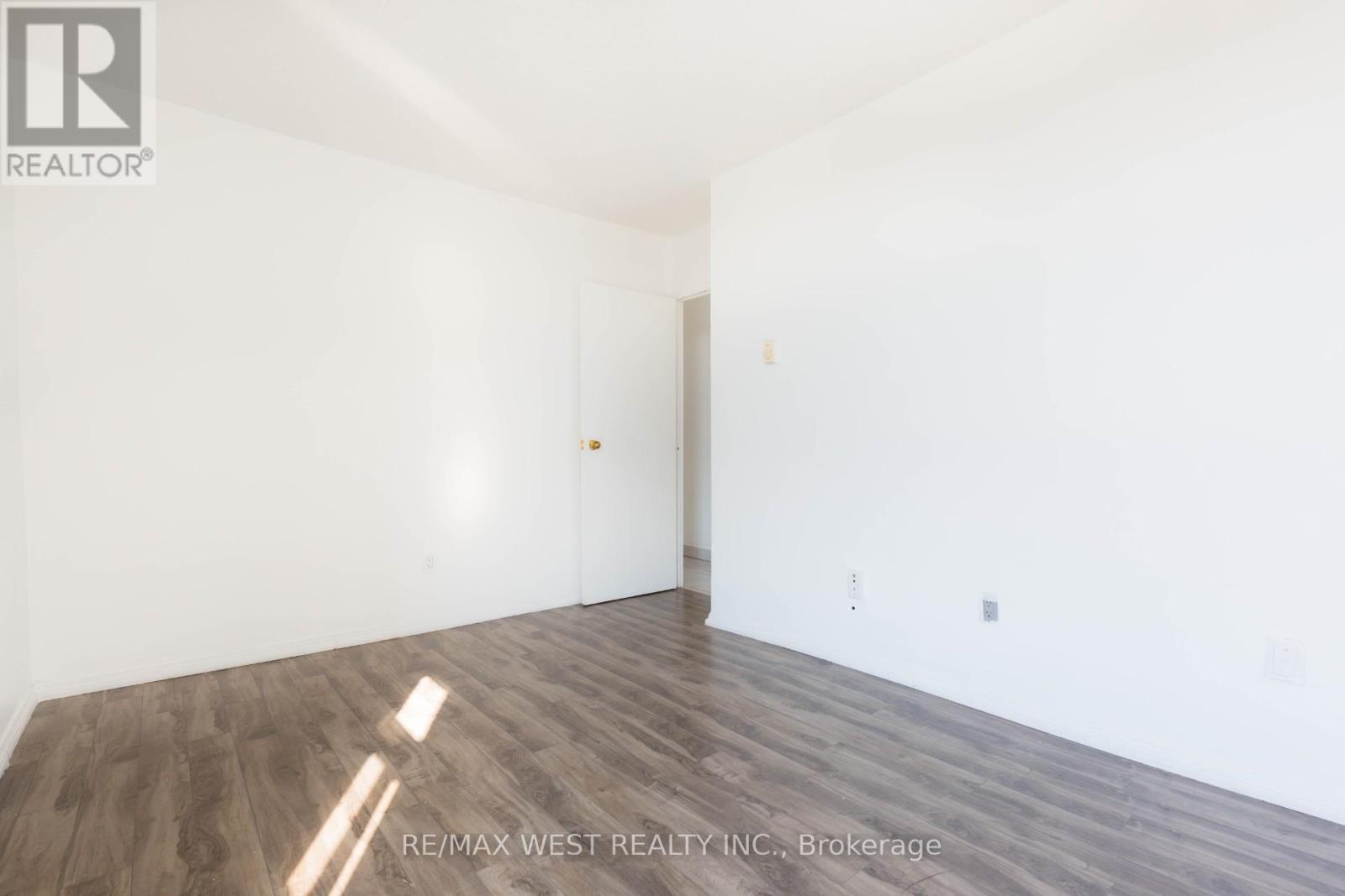 1503 - 3025 Queen Frederica Drive, Mississauga, Ontario  L4Y 3A1 - Photo 7 - W12846822