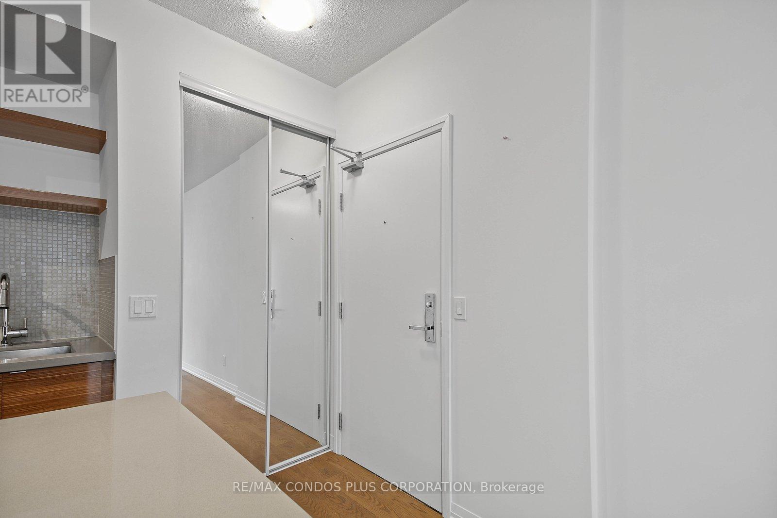 416 - 60 Annie Craig Drive, Toronto, Ontario  M8V 0C5 - Photo 7 - W12846828