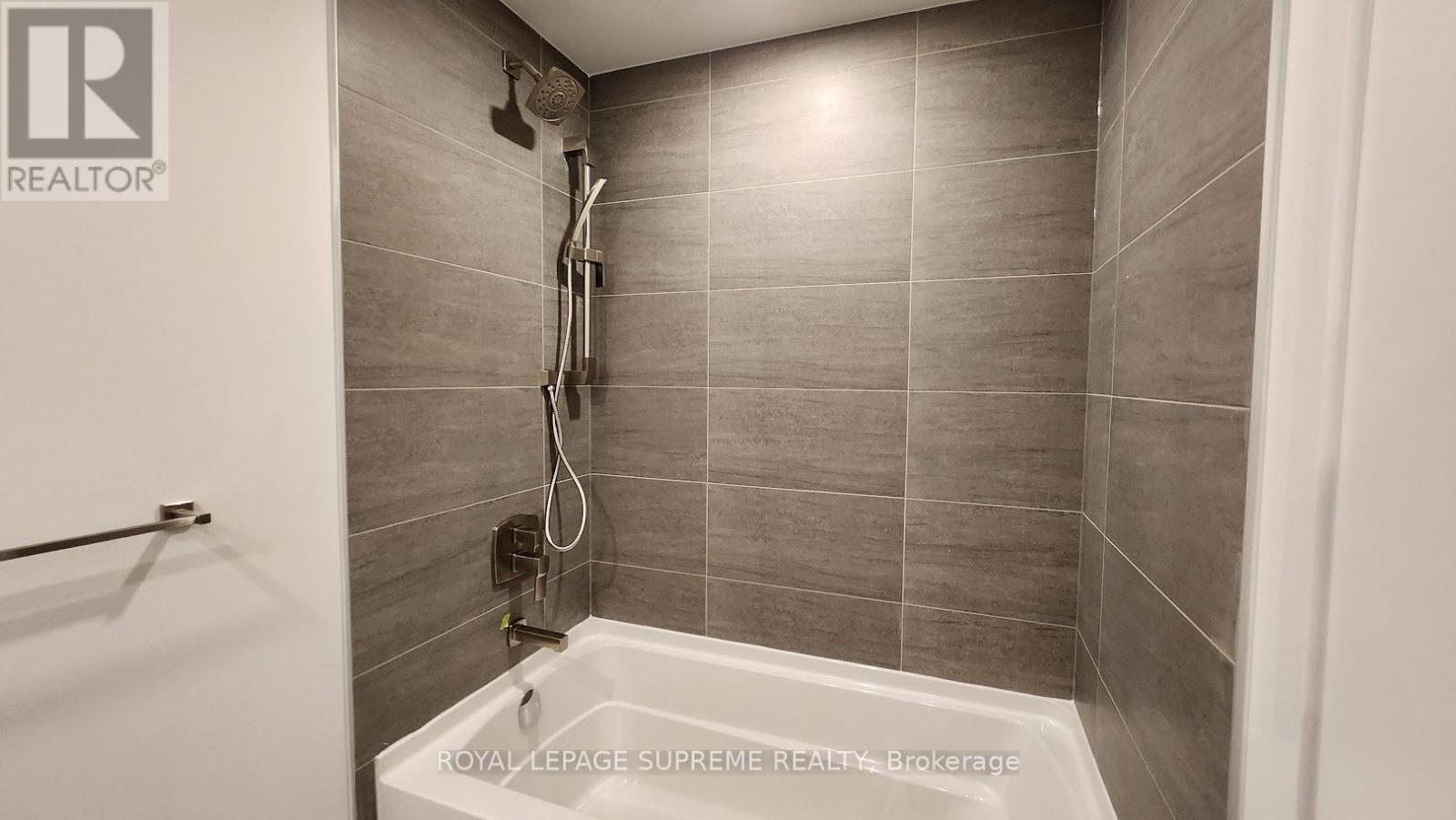 2204 - 1 Fairview Road E, Mississauga, Ontario  L5A 4C6 - Photo 10 - W12846832