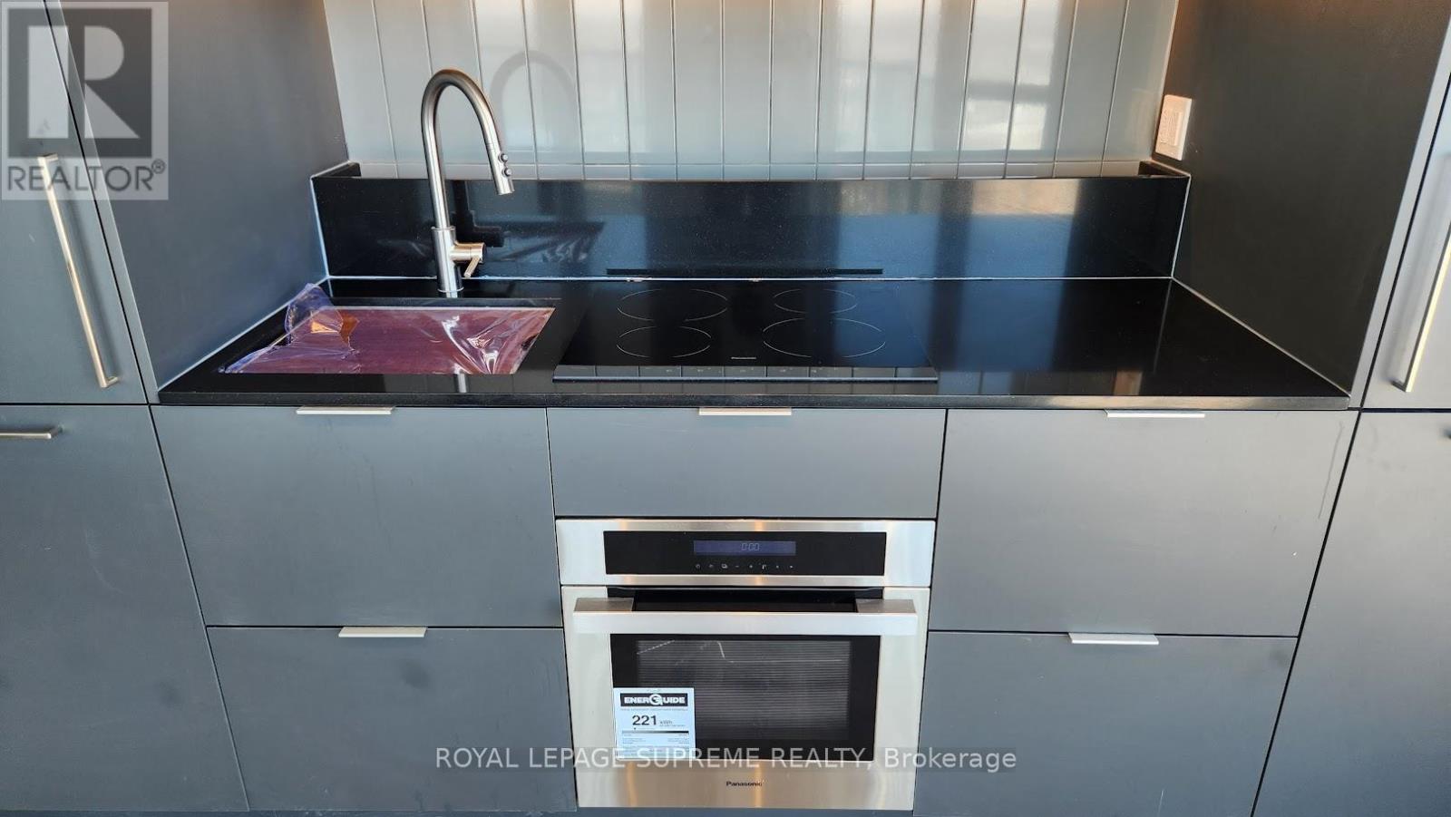 2204 - 1 Fairview Road E, Mississauga, Ontario  L5A 4C6 - Photo 5 - W12846832