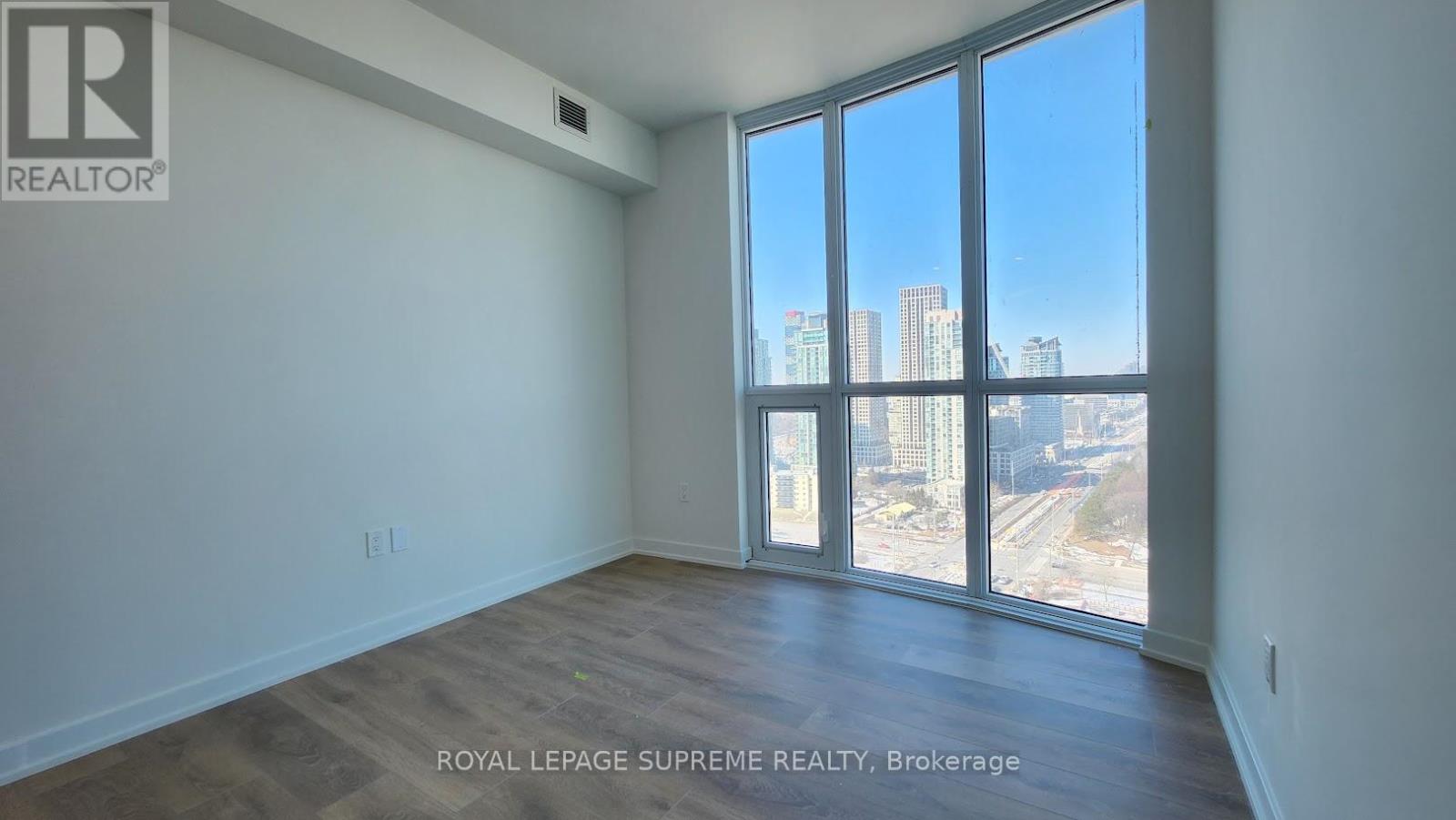 2204 - 1 Fairview Road E, Mississauga, Ontario  L5A 4C6 - Photo 8 - W12846832