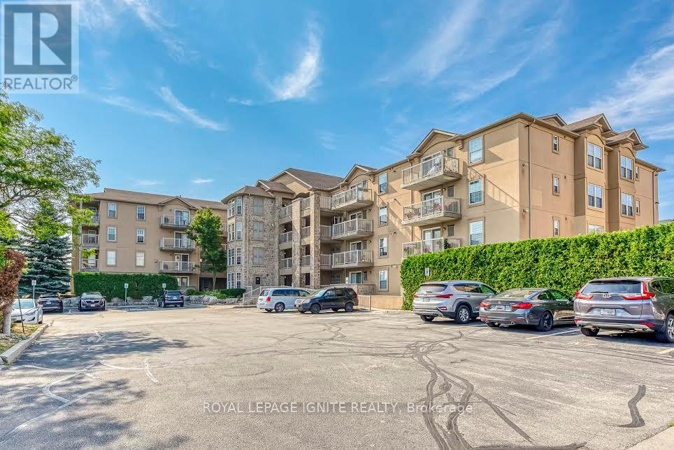 211 - 1820 Walker's Line, Burlington, Ontario  L7M 4V4 - Photo 3 - W12846842