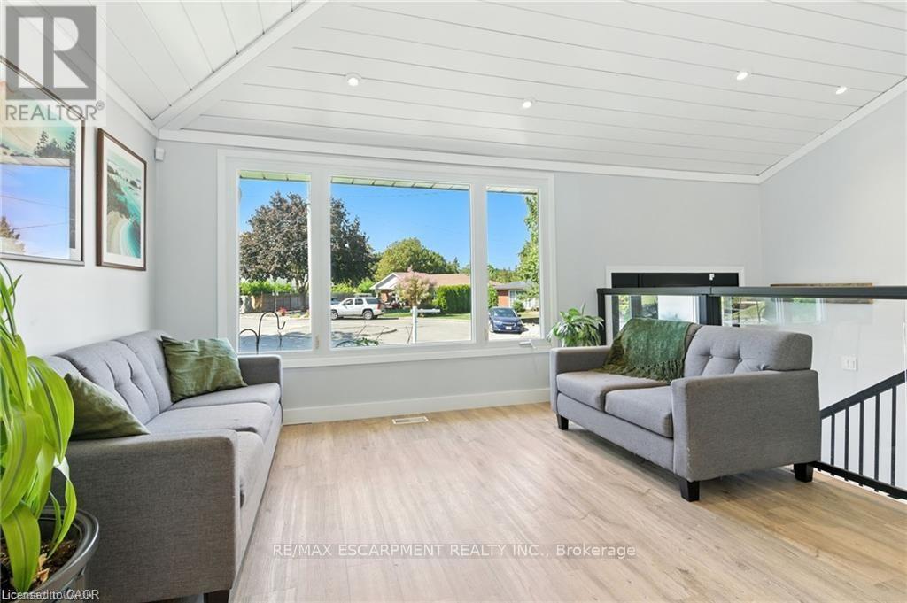 19 Wallace Place, Haldimand, Ontario  N3W 1G4 - Photo 11 - X12846852