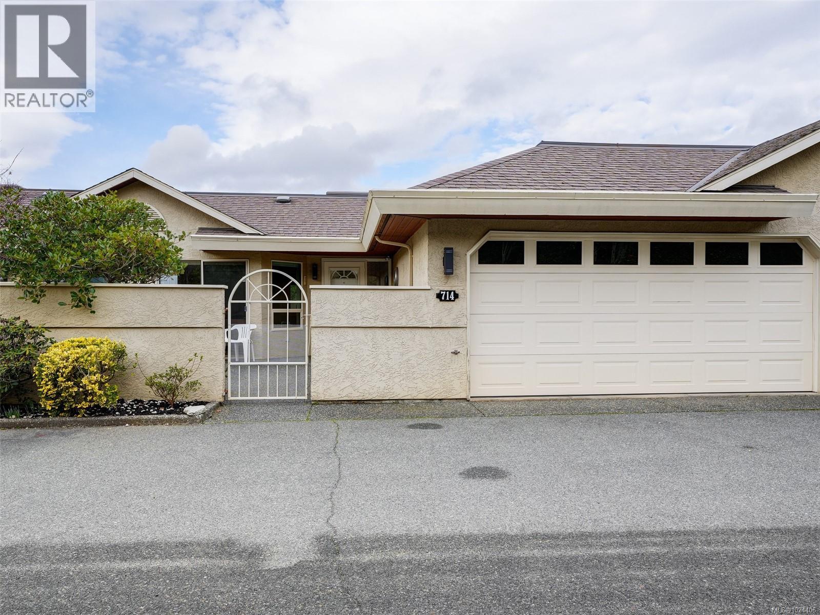714 6880 Wallace Dr, Saanich, British Columbia  V8M 1N8 - Photo 4 - 1024406