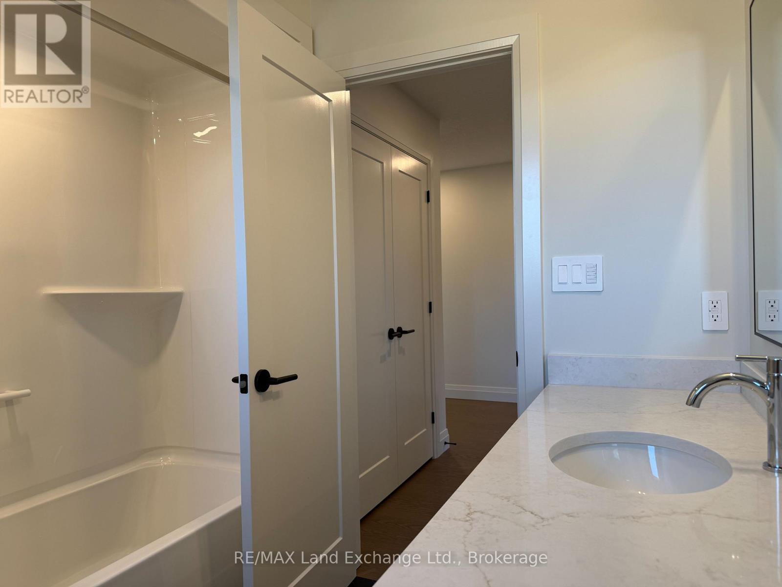 964 Bogdanovic Way, Huron-Kinloss, Ontario  N2Z 0H4 - Photo 21 - X12230628