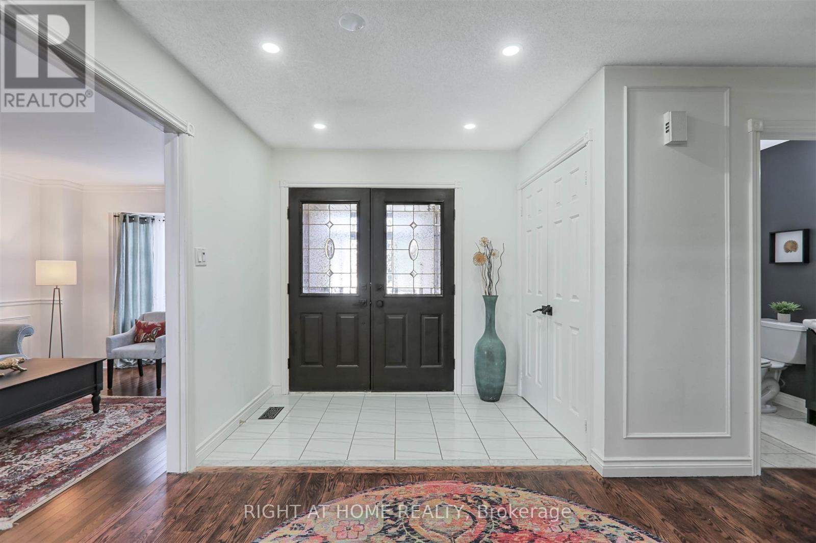 236 Mccaffrey Road, Newmarket, Ontario  L3X 1J3 - Photo 6 - N12694070