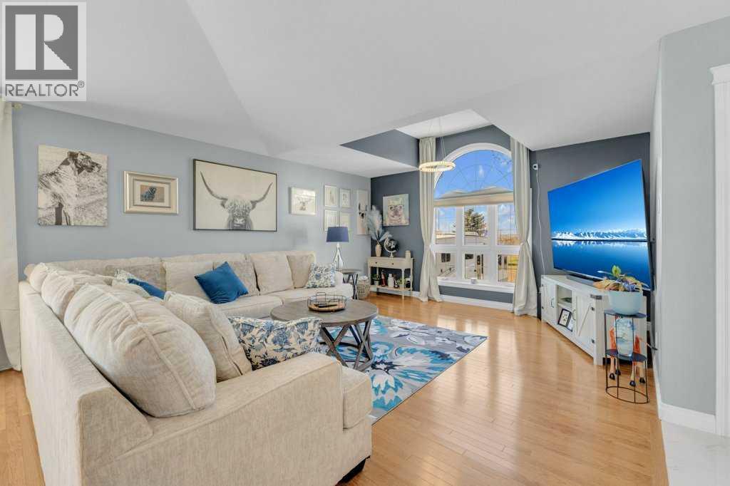 3905 39 Street Close, Ponoka, Alberta T4J 1A9 - Photo 3 - A2288555