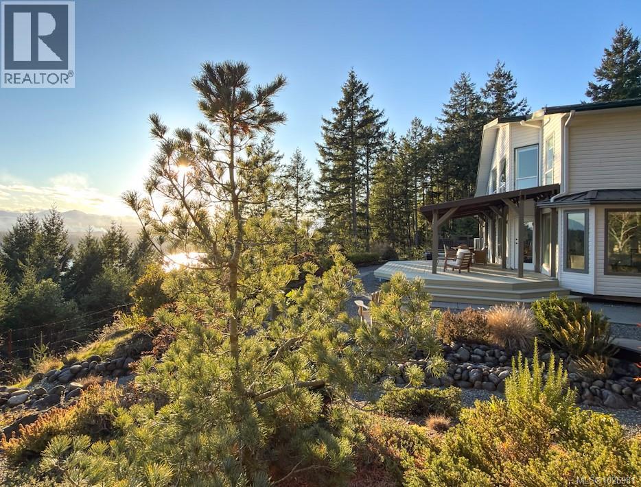 1115 Coats Dr, Gabriola Island, British Columbia  V0R 1X4 - Photo 2 - 1026981