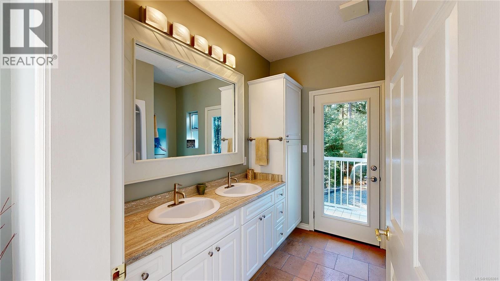 1115 Coats Dr, Gabriola Island, British Columbia  V0R 1X4 - Photo 16 - 1026981