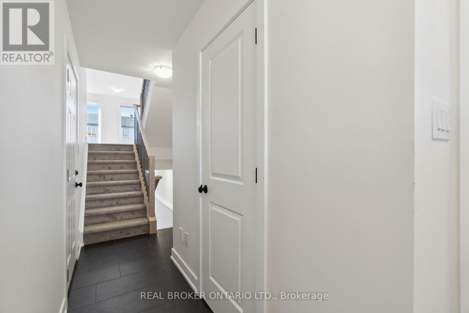 73 Staples Boulevard, Smiths Falls, Ontario  K7A 0B8 - Photo 2 - X12846878